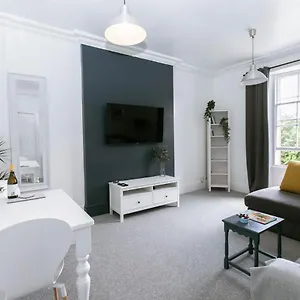 Apartment Spacious Apartment, Free Parking, Location Near To Uni, Hospital, Town, Exeter